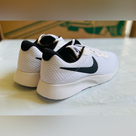 Nike Tanjun white/black new in original box - Picture 3 of 4